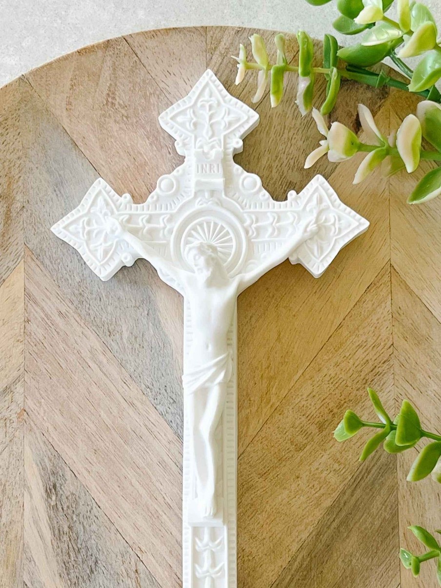 Home Decor Huang | Crucifix Holy Water Font