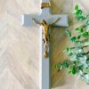 Home Decor Hirten | Gray Distressed Wood Crucifix