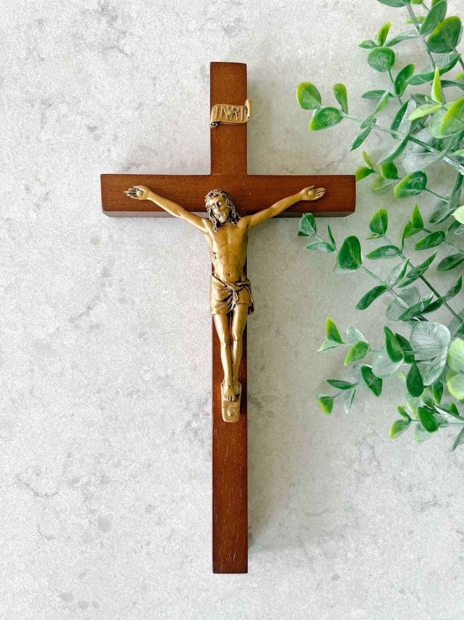 Home Decor Hirten | Walnut Wood Crucifix