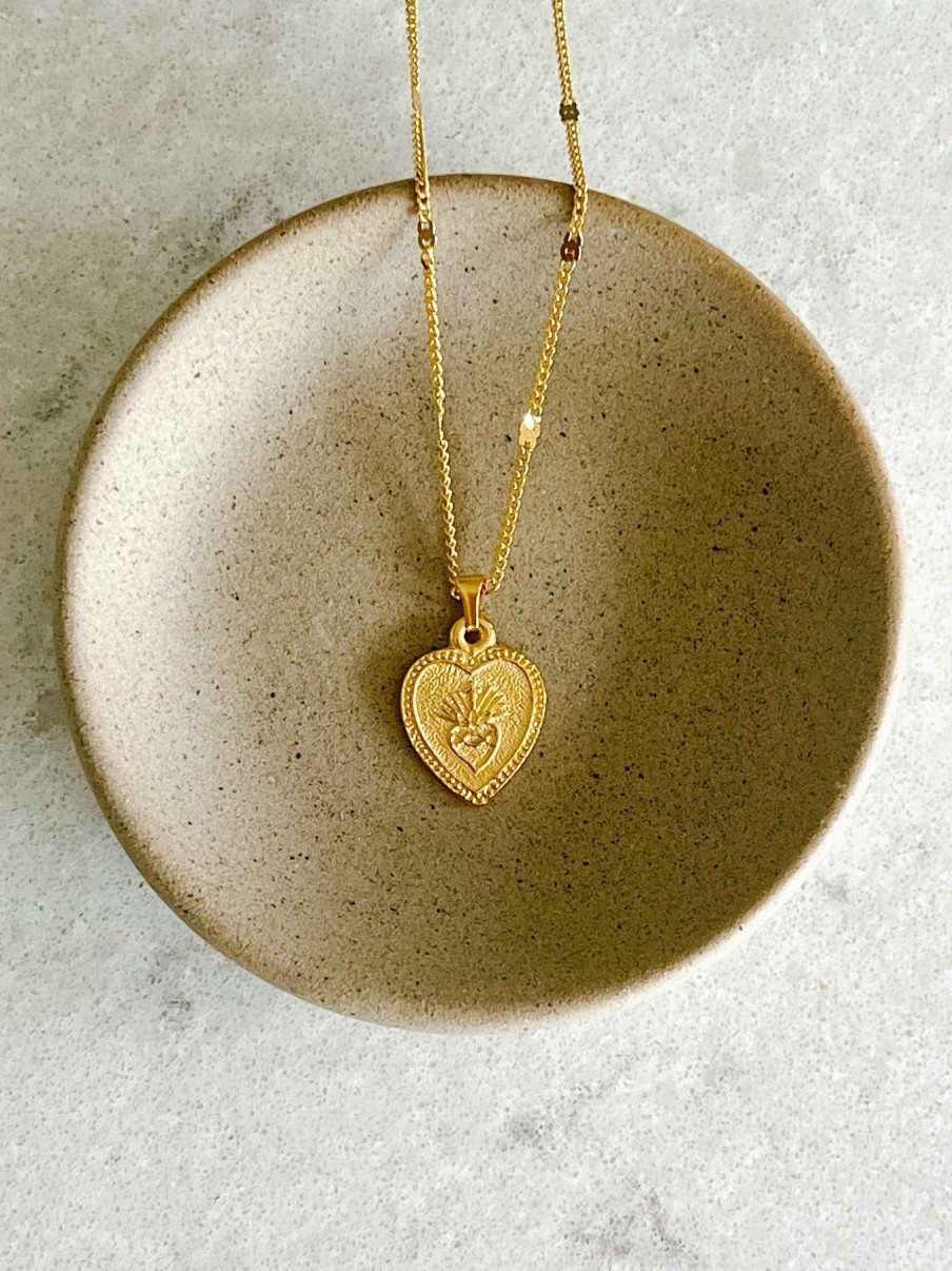 Jewelry Amano | Heart Shaped Sacred Heart Necklace