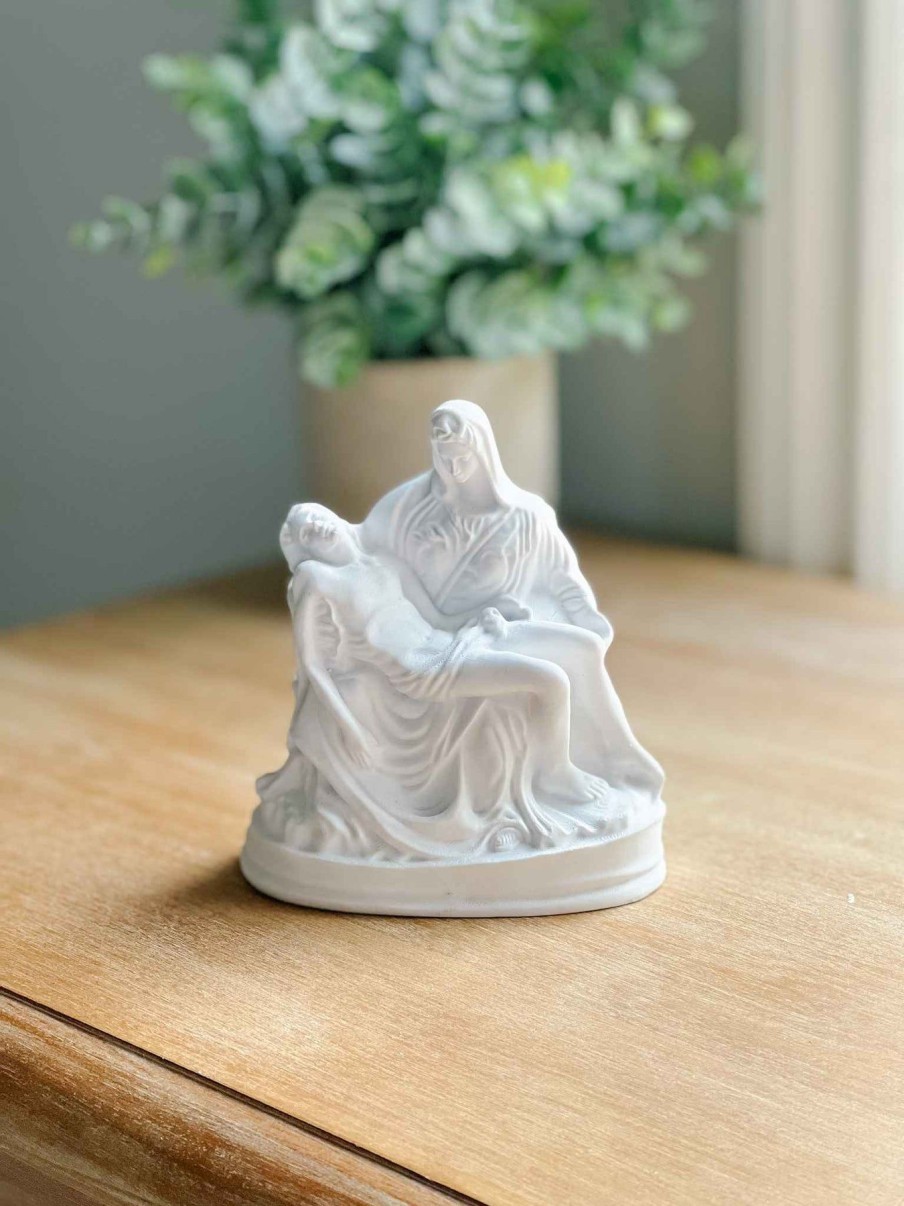 Home Decor Huang | Pieta Statue